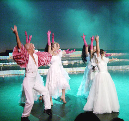 musical revue 020